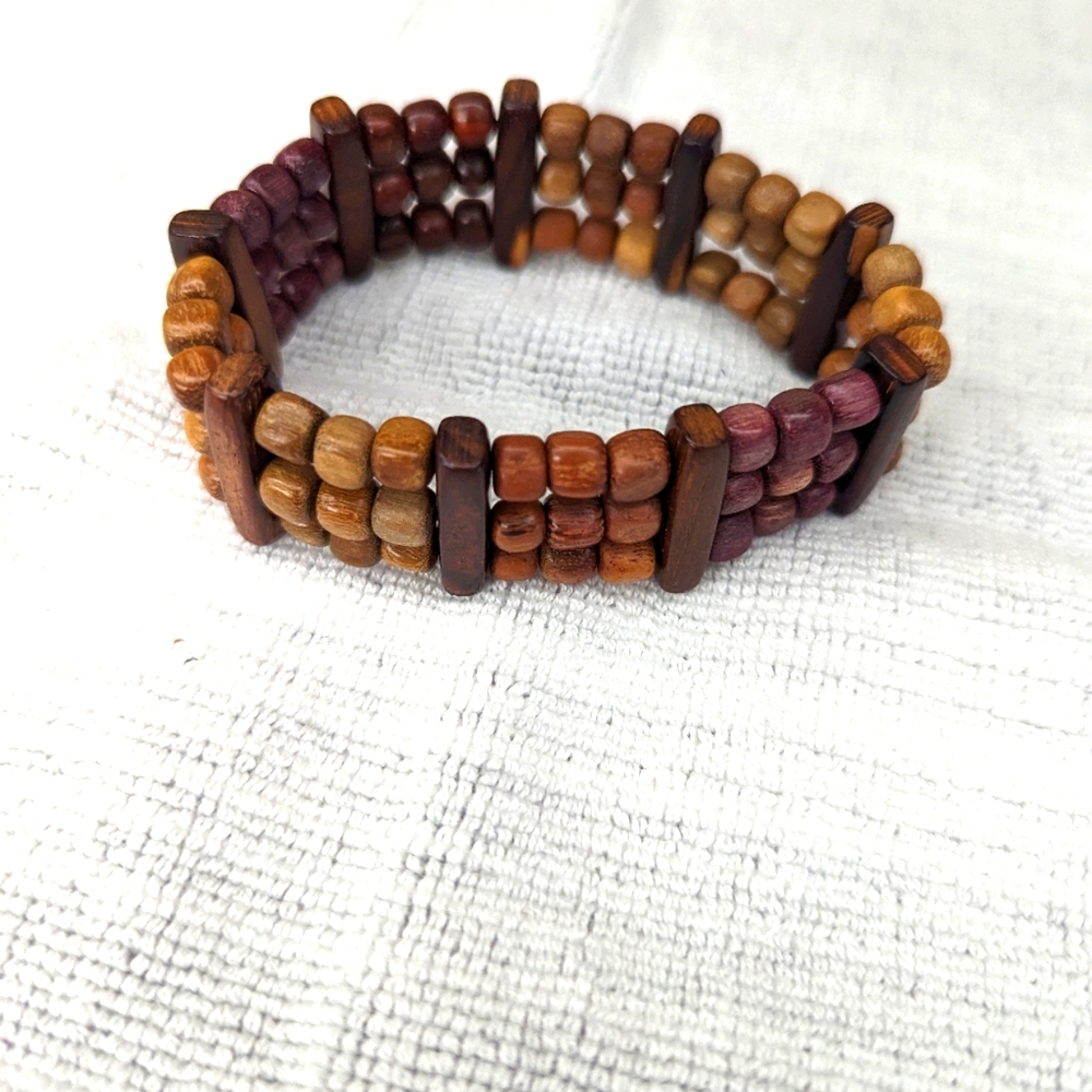 NWOT-Bracelet - Stretch - Costa Rica